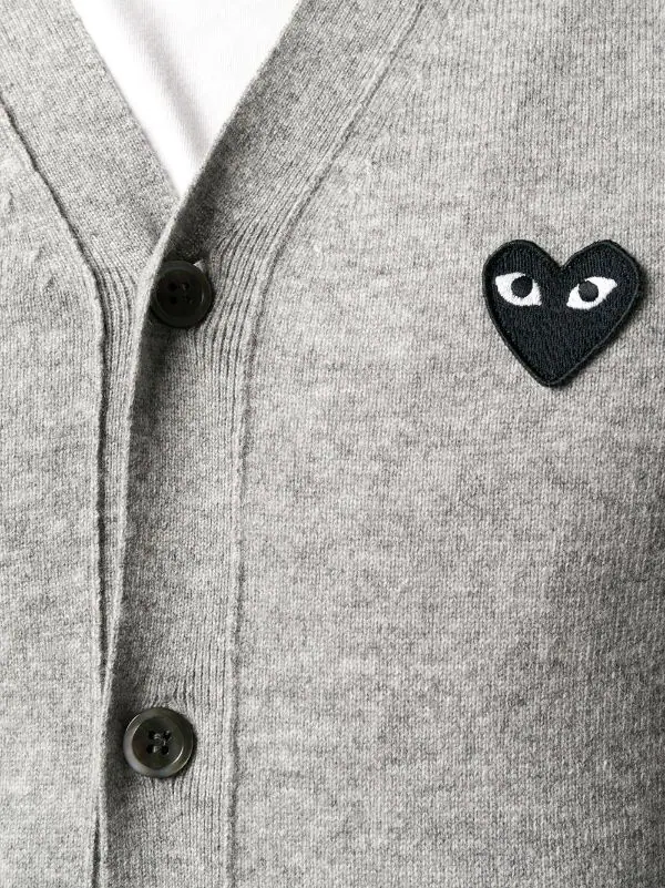 Comme Des Garçons Play Cardigan à Détail De Patch Logo Grey 7 Comme Des Garçons Play Cardigan à Détail De Patch Logo Grey – Image 5