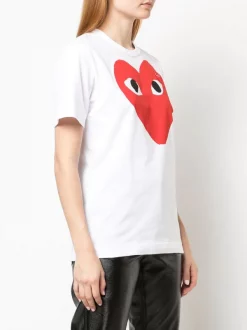 Comme Des Garçons Play T-shirt Imprimé à Patch Logo WHT/RED -Comme Des Garçons Play Soldes Boutique 14688194 23270323 600
