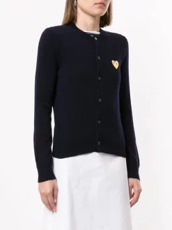 Comme Des Garçons Play NAVY Cardigan à Patch Logo Femme 9 Comme Des Garçons Play NAVY Cardigan à Patch Logo Femme -Comme Des Garçons Play Soldes Boutique 14944891 26049327 600