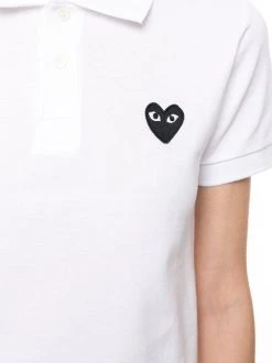 Comme Des Garçons Play WHITE Polo à Patch Logo Femme 11 Comme Des Garçons Play WHITE Polo à Patch Logo Femme -Comme Des Garçons Play Soldes Boutique 14944940 26049603 600