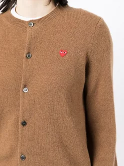Comme Des Garçons Play Cardigan Boutonné à Patch Logo 3 -Comme Des Garçons Play Soldes Boutique 17448157 37034652 600